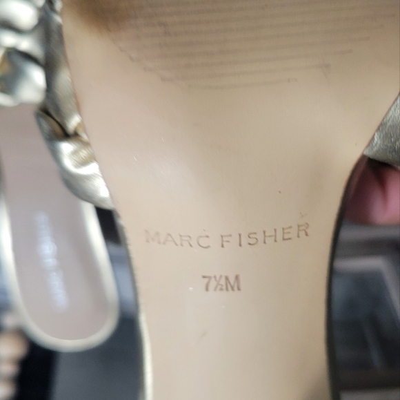Marc Fisher Brizo Sandal GOLD EUC - Picture 6 of 11